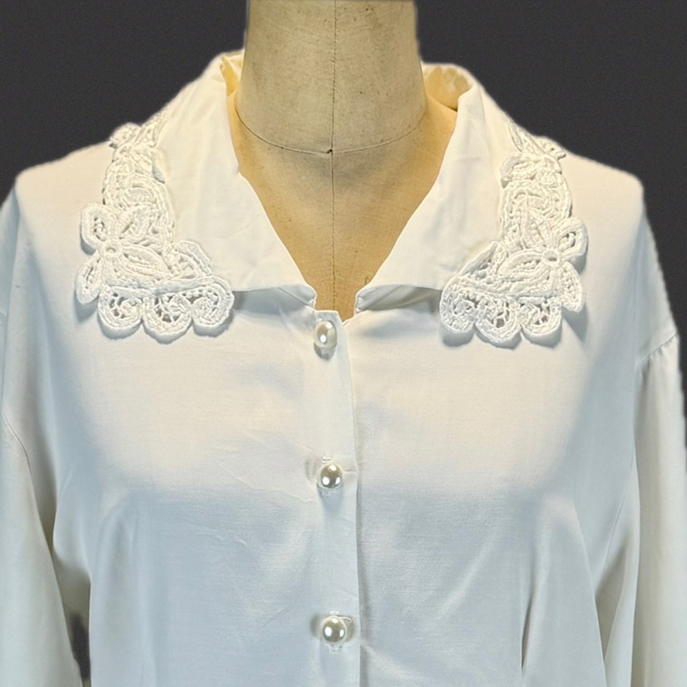 VINTAGE 80s embroidered floral collar blouse long sleeve button down white L‎